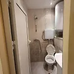 Center And Apartman *
