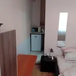 Center And Apartman *